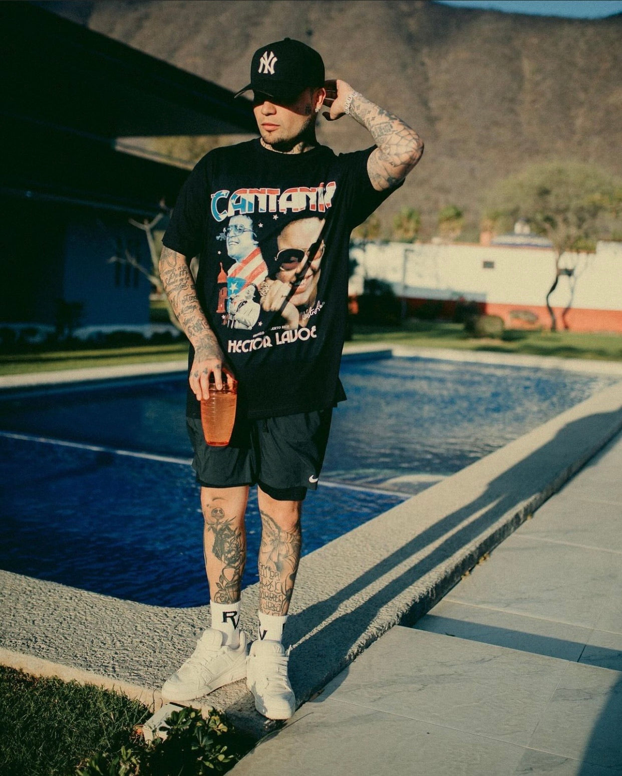 HECTOR LAVOE BLACK TEE